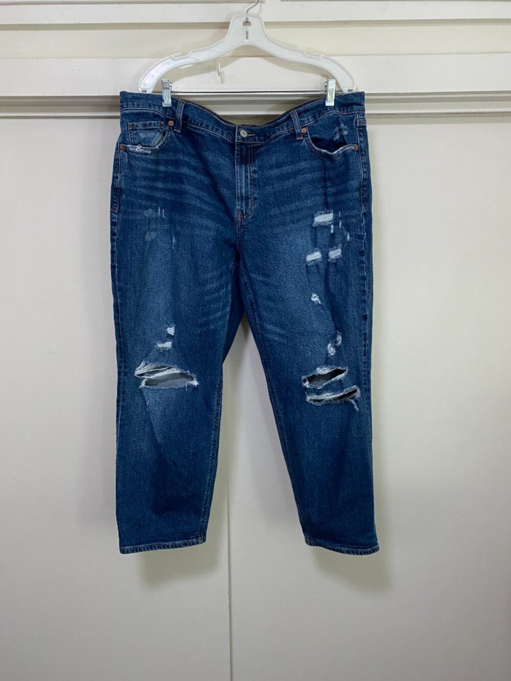 Old Navy, distressed mid-rise boyfriend jeans, size 20